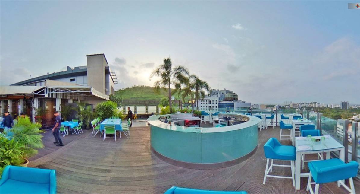 Skye Lounge & Bar
