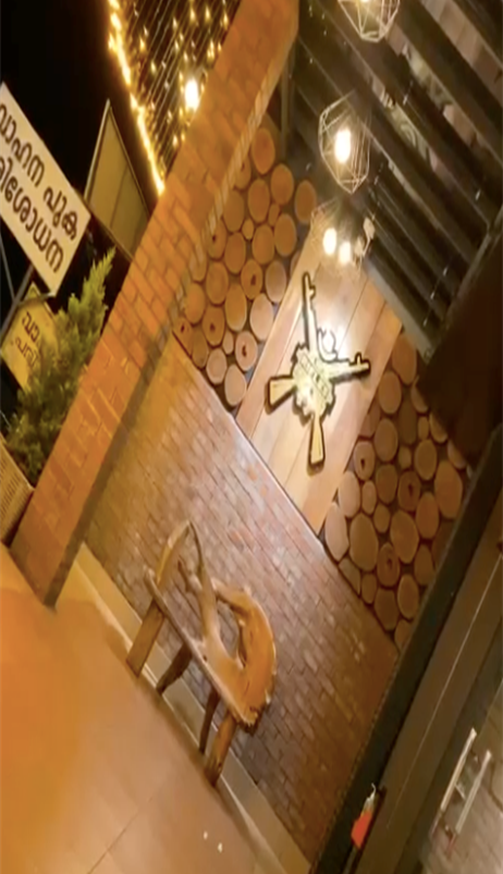 100 Rifles – Resto Café